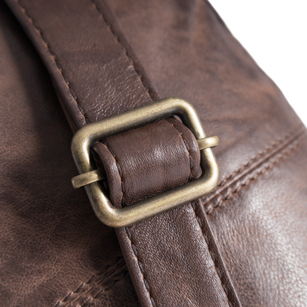 DEPECHE Classic must-have leather bumbag Bumbag 068 Winter brown