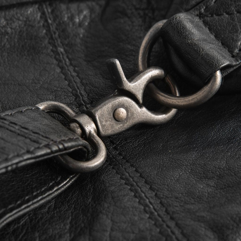 DEPECHE Classic bumbag in soft washed leather Bumbag 099 Black (Nero)