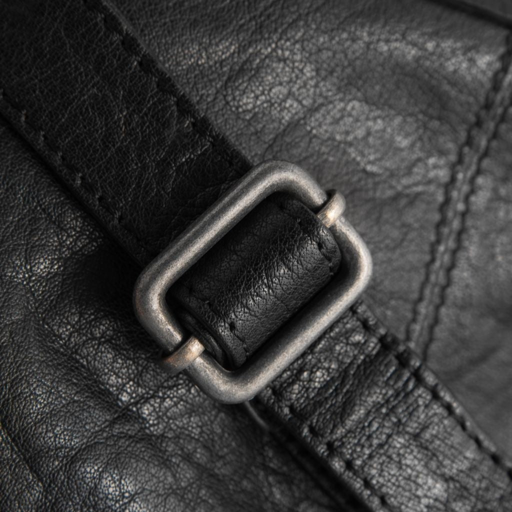 DEPECHE Classic bumbag in soft washed leather Bumbag 099 Black (Nero)