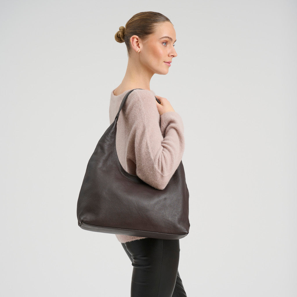 DEPECHE Classic calf leather shoulder bag Shoulderbag / Handbag 033 Mocca
