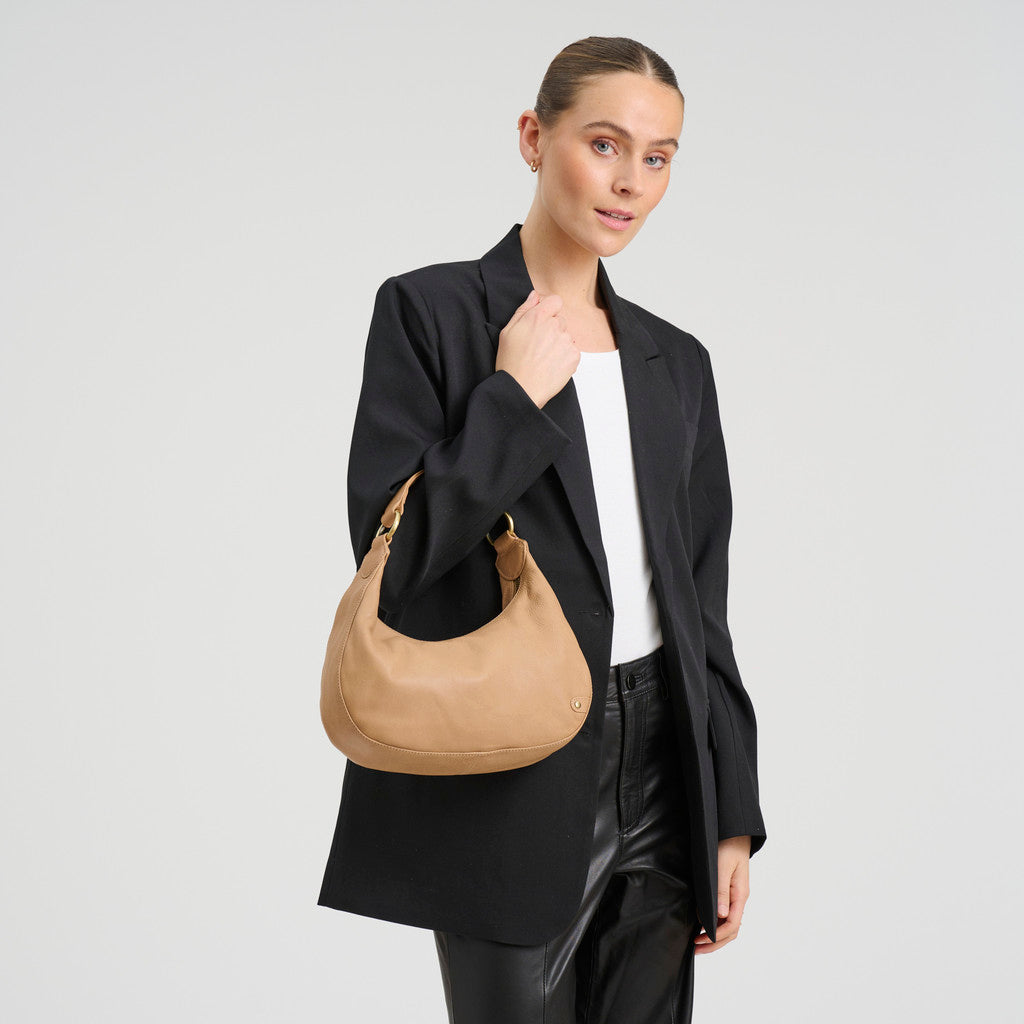 DEPECHE Classic calf leather shoulder bag Shoulderbag / Handbag 156 Camel