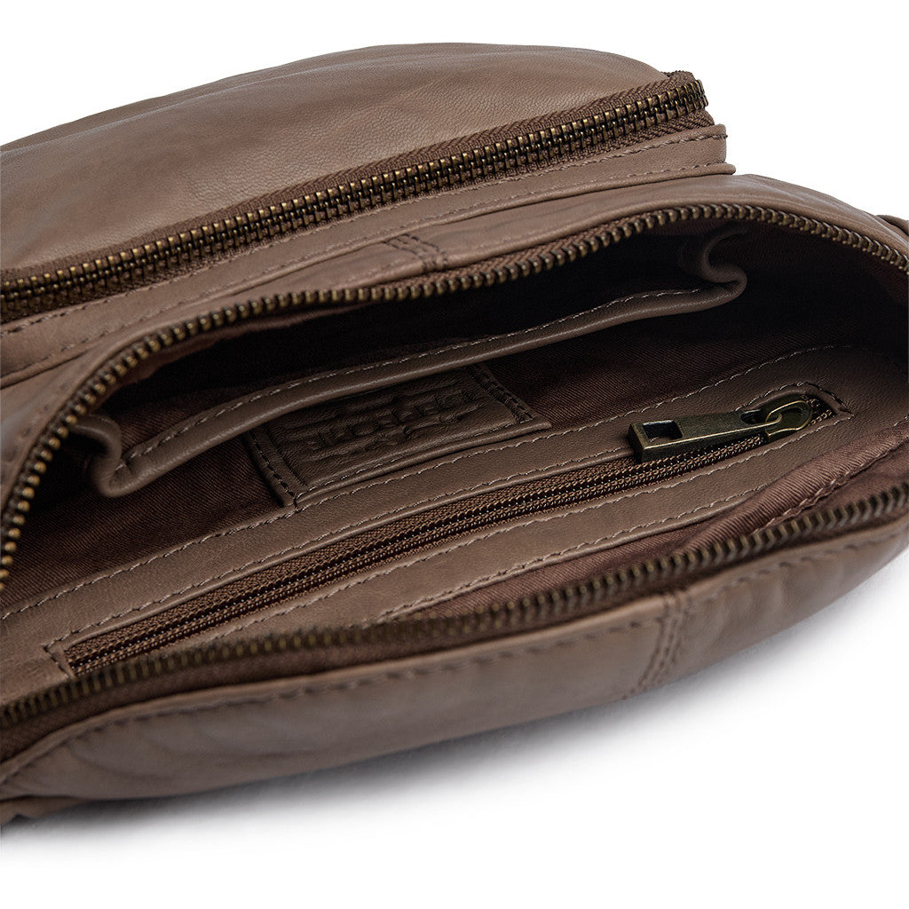 DEPECHE Classic must-have leather bumbag Bumbag 250 Dark Taupe
