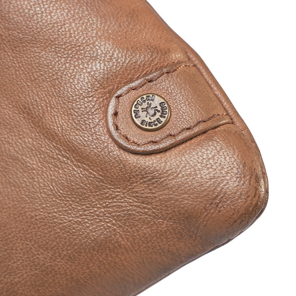 DEPECHE Elegant and Timeless Clutch Clutch 014 Cognac