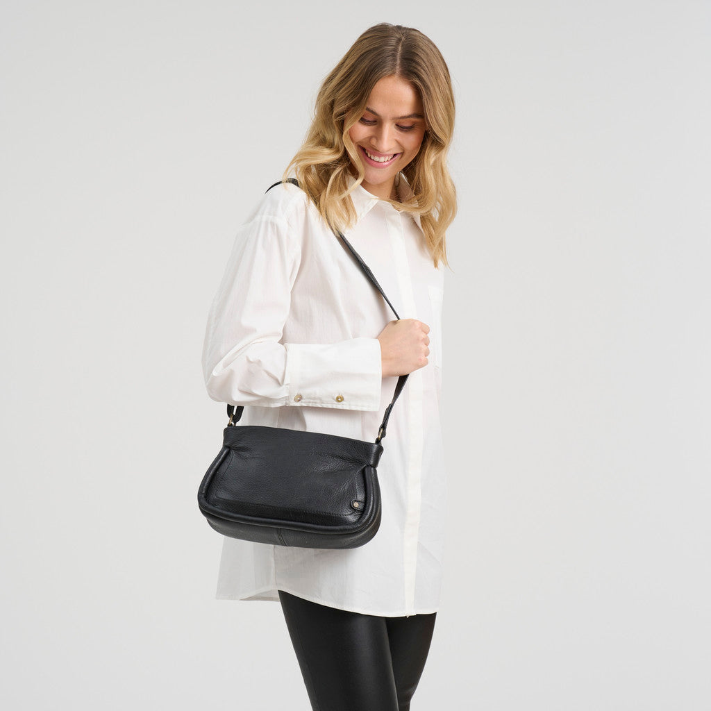 DEPECHE Cow leather crossover bag with tube details Cross over 099 Black
