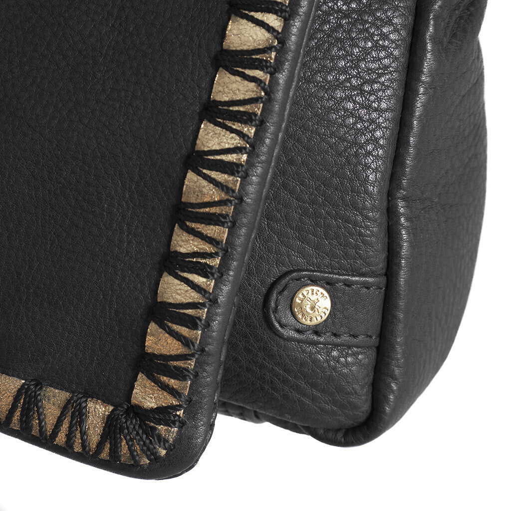 DEPECHE Crossbody bag with embroidery Cross over 099 Black (Nero)