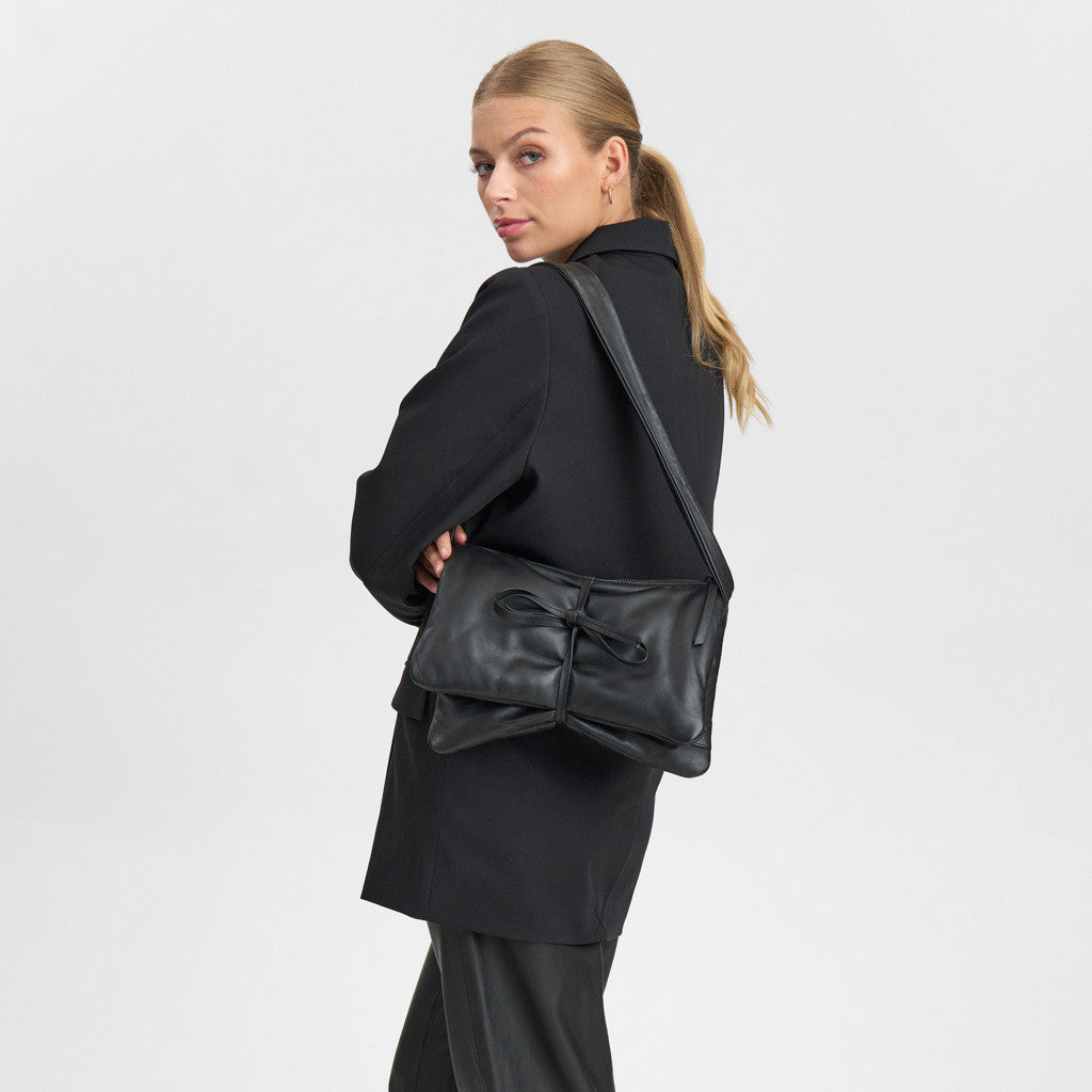 DEPECHE Elegant handbag Shoulderbag / Handbag 099 Black (Nero)