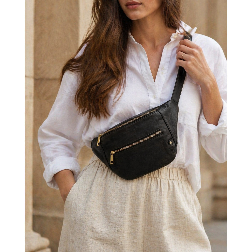 DEPECHE Feminine bumbag in soft leather Bumbag 099 Black