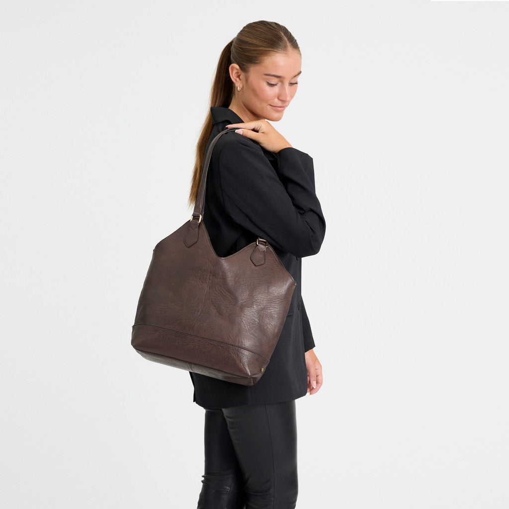 DEPECHE Golden Chic Handbag Shoulderbag / Handbag 106 Coffee