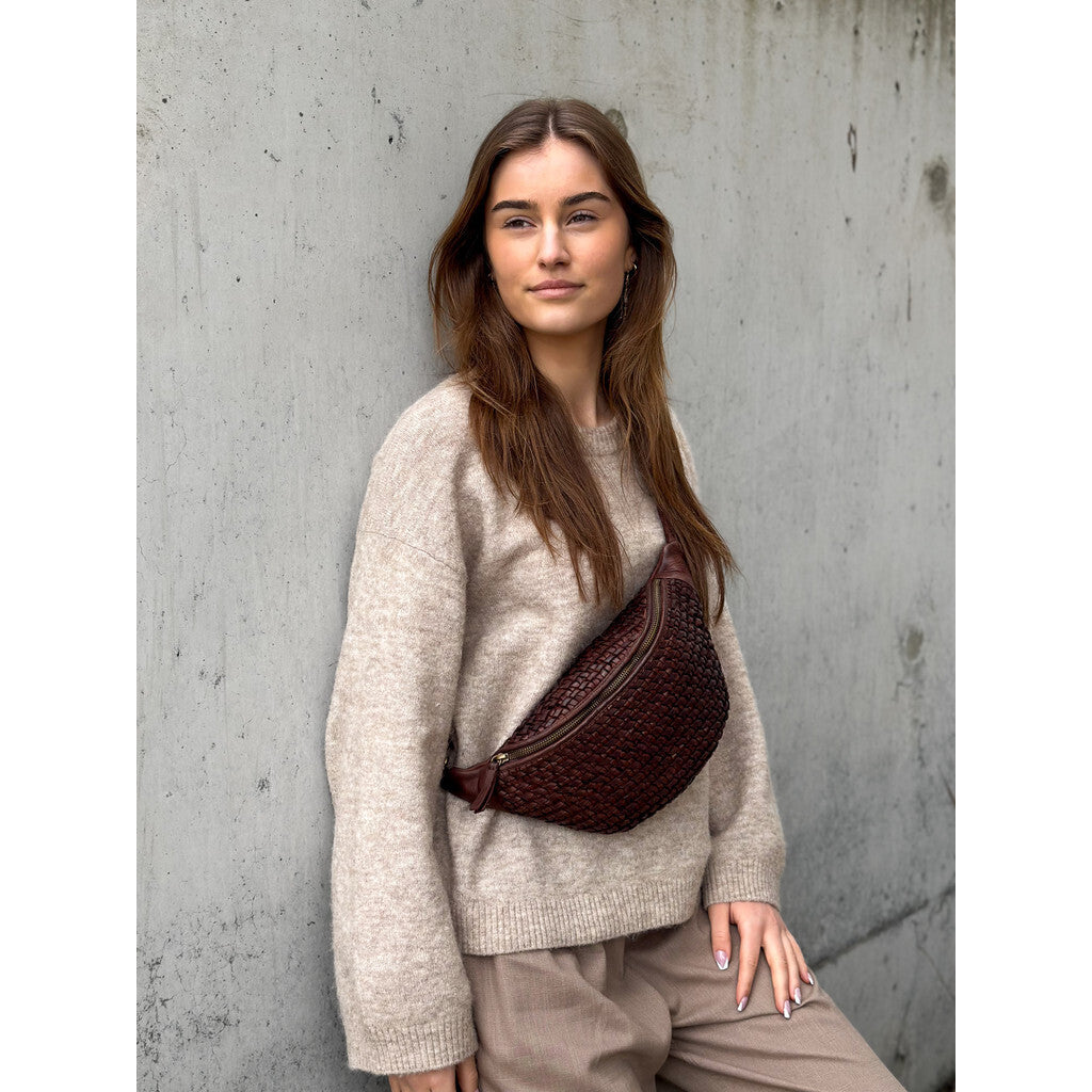 DEPECHE Leather bumbag decorated with weaving Bumbag 008 Chocolate