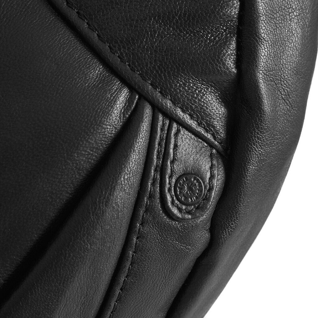 DEPECHE Oversize leather bumbag in high and soft quality Bumbag 226 Black / Black