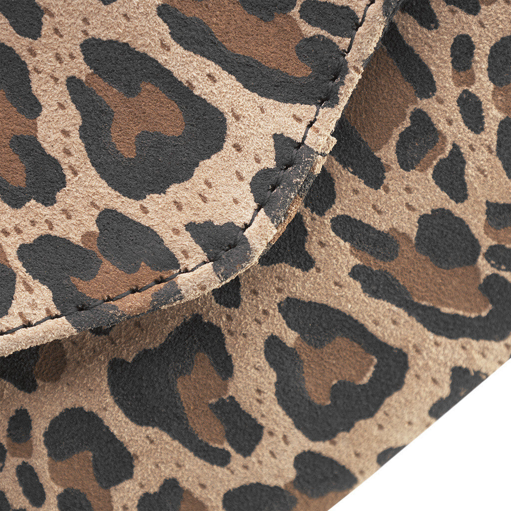 DEPECHE Purse/waist bag in soft leather and timeless design Purse / Credit card holder 082 Leopard