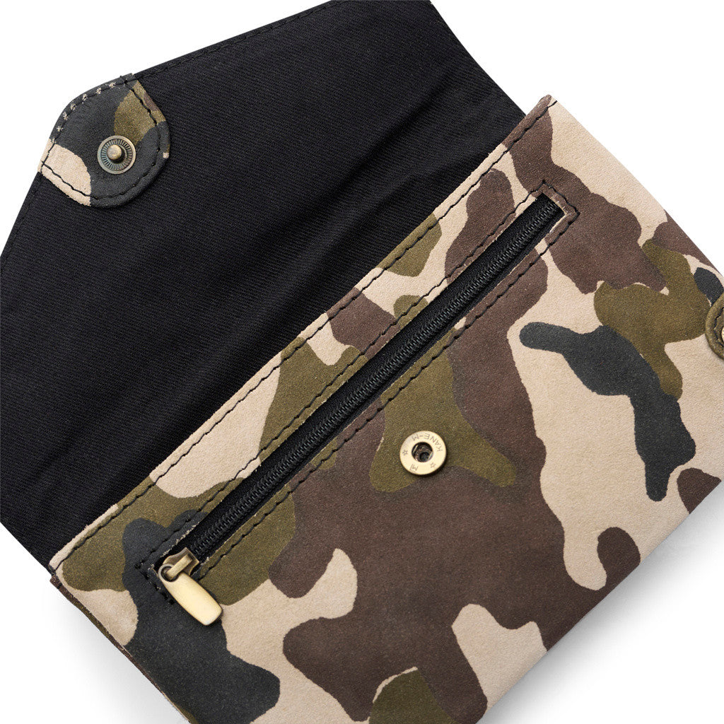 DEPECHE Purse/waist bag in soft leather and timeless design Purse / Credit card holder 123 Camouflage