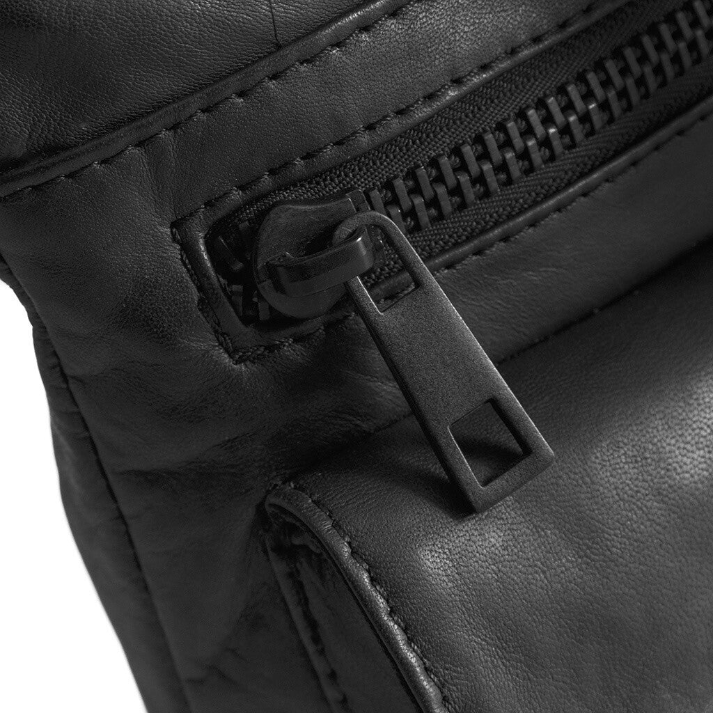 DEPECHE Raw and nice crossbody bag in soft leather Cross over 226 Black / Black