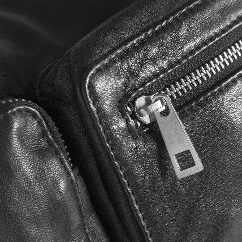 DEPECHE Stylish shoulderbag in soft leather quality Shoulderbag / Handbag 099 Black (Nero)