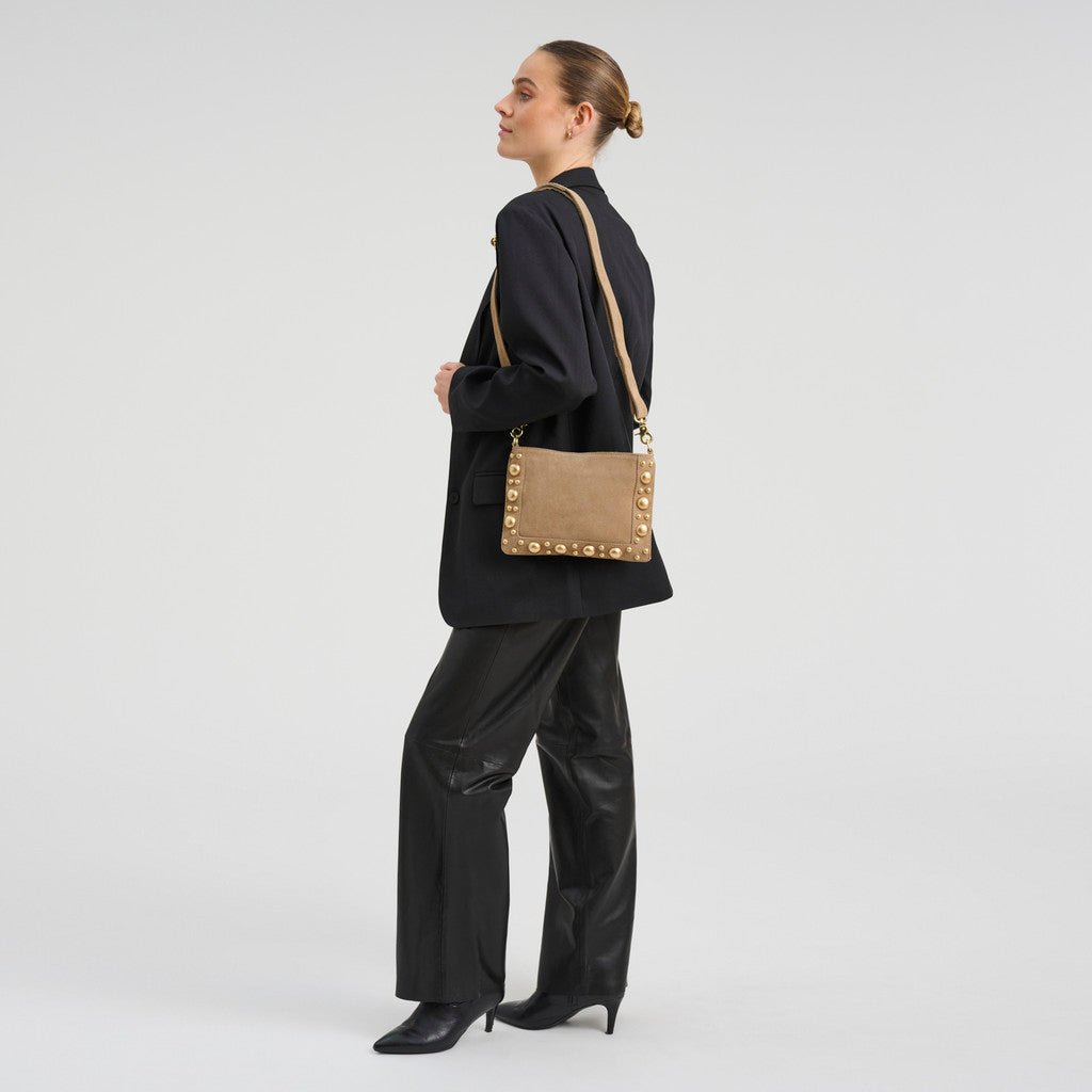 DEPECHE Suede clutch/crossover with stud details Small bag / Clutch 011 Sand